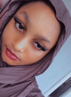 Cash Payment - escort in Muscat Photo 2 of 5