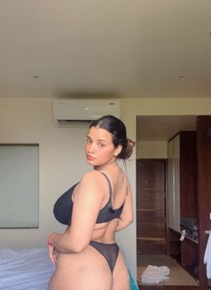 Cash Payment (Genuine Vip Escort Service - puta in Pune Photo 1 of 9