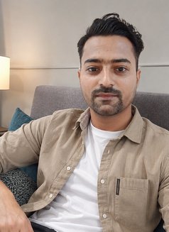 Cash Payment - Male escort in Mumbai Photo 3 of 3