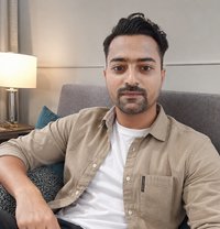 Cash Payment - Male escort in Mumbai