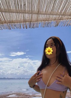 Casie - puta in Mauritius Photo 2 of 4