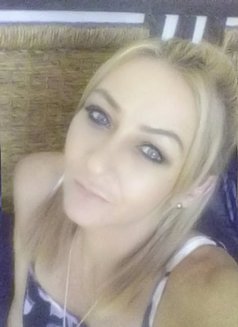 Cass - escort in Cape Town Photo 2 of 7