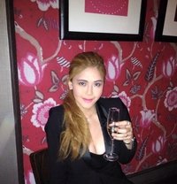 Cassandra Bombshell now in Shanghai Chin - puta in Shanghai