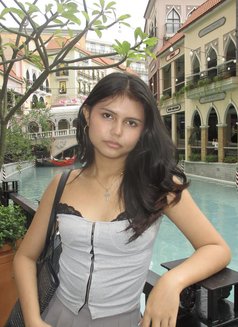 Cassandra - Transsexual escort in Butuan Photo 5 of 5