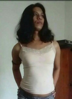Cassandra - Transsexual escort in Colombo Photo 2 of 30