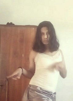 Cassandra - Transsexual escort in Colombo Photo 4 of 30