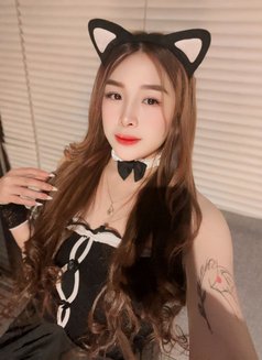 Cassey - escort in Manila Photo 4 of 7