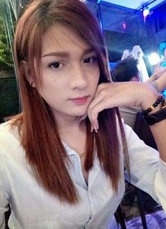 Cassie Bangs - Transsexual escort in Manila Photo 8 of 15