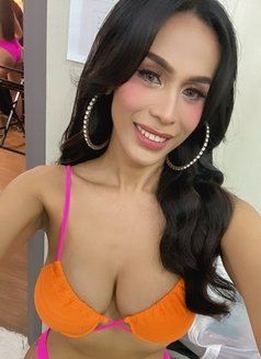 Cassie Dg - Transsexual dominatrix in Manila Photo 7 of 11