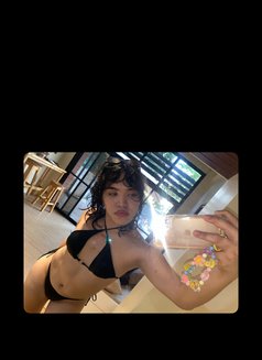 Cassie - Transsexual escort in Makati City Photo 5 of 7