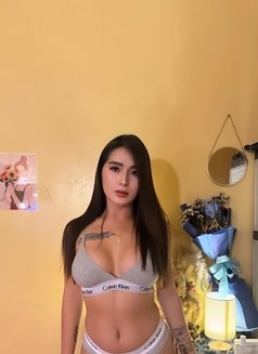 Cassie Lambert - Transsexual escort in Manila Photo 4 of 9