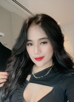 Cassie - escort in Singapore Photo 2 of 2