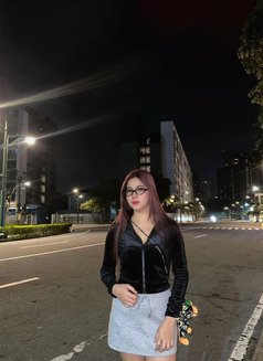 Cassie Perrey - escort in Manila Photo 4 of 6