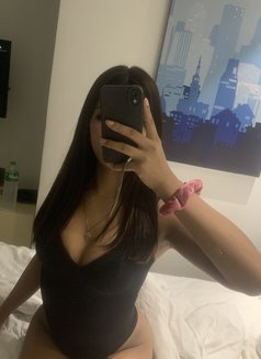 Cassy Garcia - Transsexual escort in Manila Photo 9 of 13