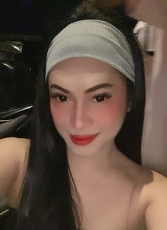 Catalina - Transsexual escort in Manila Photo 6 of 10