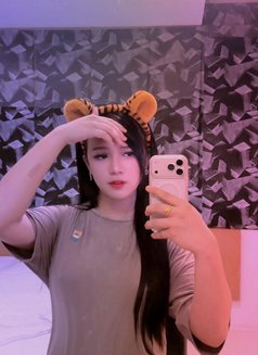 Cath - Transsexual escort in Ajmān Photo 5 of 8