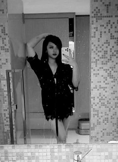 Cath - Acompañantes transexual in Ajmān Photo 3 of 7