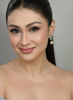 Cath - escort in Singapore Photo 5 of 9