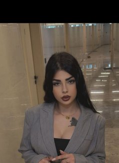 Catherine - escort in Dubai Photo 6 of 7