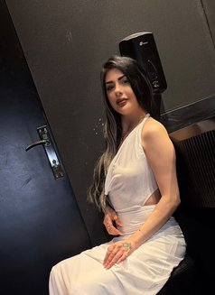 Catherine - escort in Dubai Photo 2 of 3