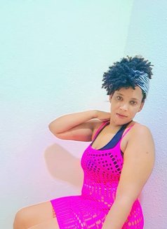 Cathy - puta in Riyadh Photo 3 of 7