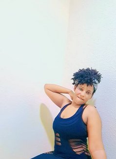 Cathy - puta in Riyadh Photo 5 of 7