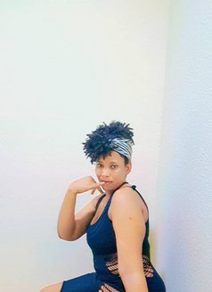 Cathy - puta in Riyadh Photo 7 of 7