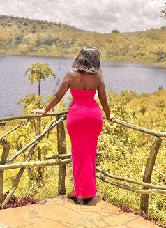 Cathy - puta in Nairobi Photo 2 of 7