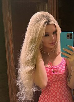 Cathy - escort in Riyadh Photo 4 of 7