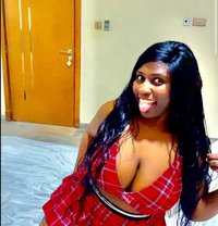 Cathy - escort in Al Manama Photo 4 of 8