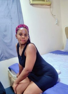 Cathy - escort in Riyadh Photo 7 of 9