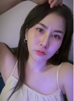 Cathy - puta in Gurgaon Photo 3 of 5