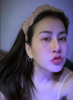 Cathy - puta in Gurgaon Photo 4 of 5