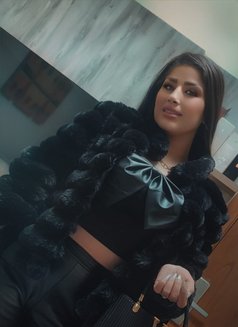 Catrin - Transsexual escort in Beirut Photo 3 of 4