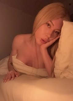 Catrincute - Transsexual escort in Dubai Photo 16 of 18