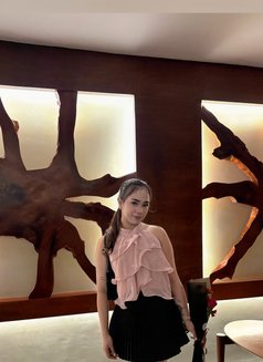 Catty - escort in Manila Photo 3 of 4
