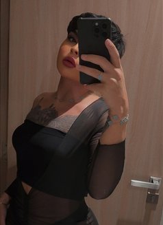 Cattyعرب - Transsexual escort in Dubai Photo 8 of 8
