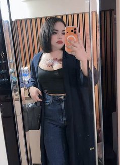 Catty - masseuse in Al Manama Photo 6 of 9