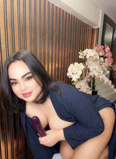 Catty - masseuse in Al Manama Photo 4 of 12