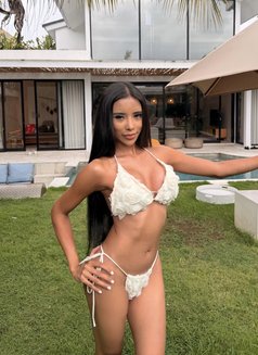 Luna - escort in Bali Photo 3 of 8