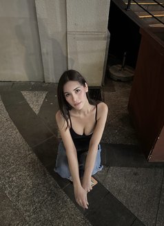 Cayla Just arrived - escort in Makati City Photo 9 of 11