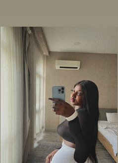 Cayy Benji - puta in Nairobi Photo 9 of 11