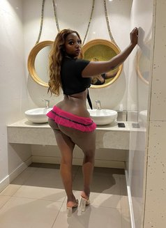 Cayy Benji - puta in Nairobi Photo 11 of 11