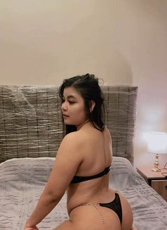 Cc New - puta in Muscat Photo 8 of 9