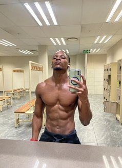 Ccjames - Male escort in Al Manama Photo 2 of 2