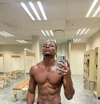 Ccjames - Male escort in Al Manama