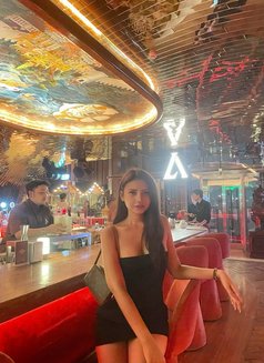 CCZZ - puta in Phuket Photo 5 of 5
