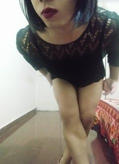 LISA Versy plus oil massage - Transsexual escort in Bangalore Photo 1 of 22