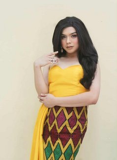 CD LucyPearl - Transsexual escort in Hong Kong Photo 18 of 20