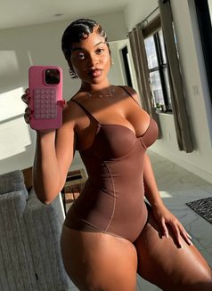 Cece - puta in Dubai Photo 1 of 6